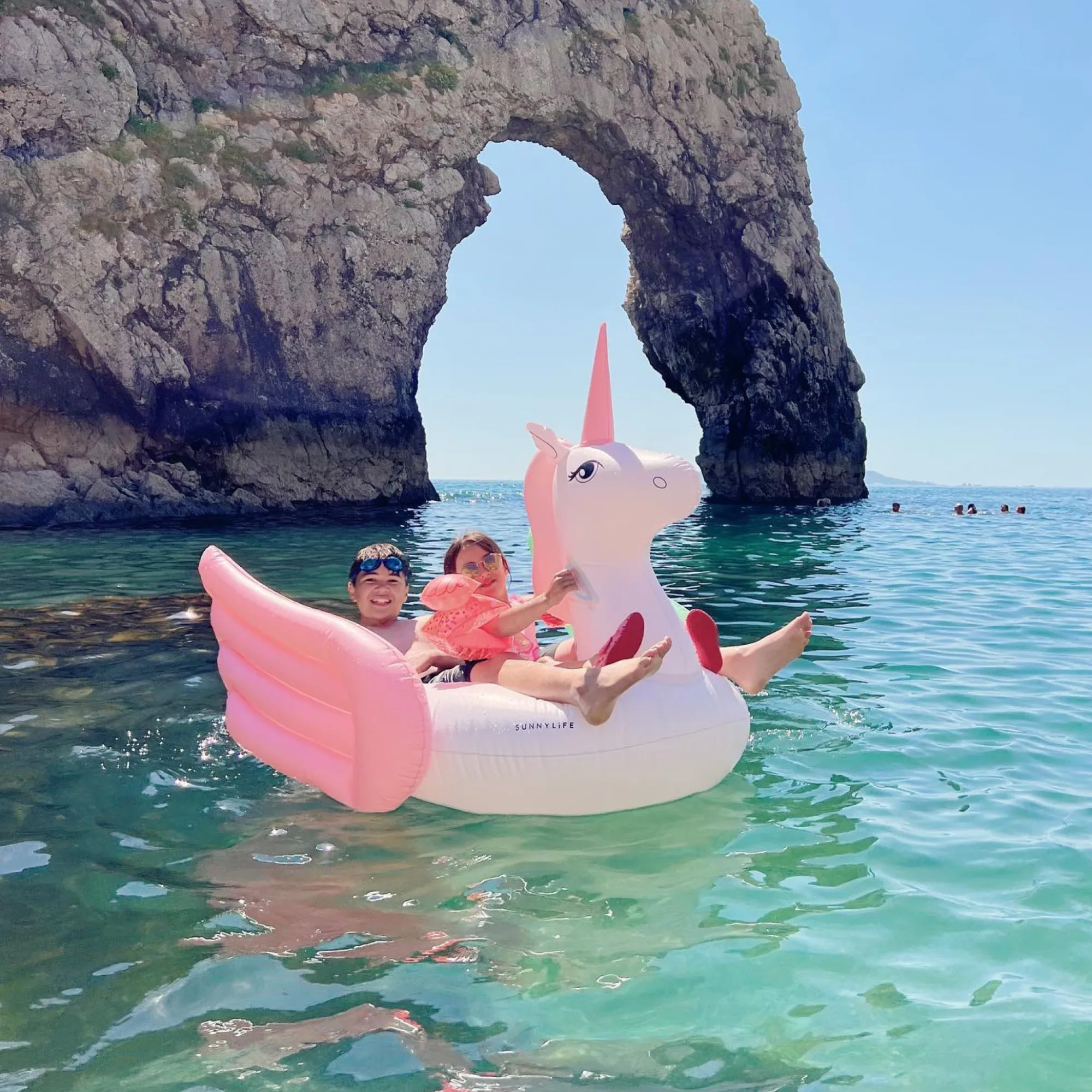luxe_ride_on_float_unicor_2.webp Sunnylife Beach | Outlet>Luxe Ride On Float Unicorn Pastel -