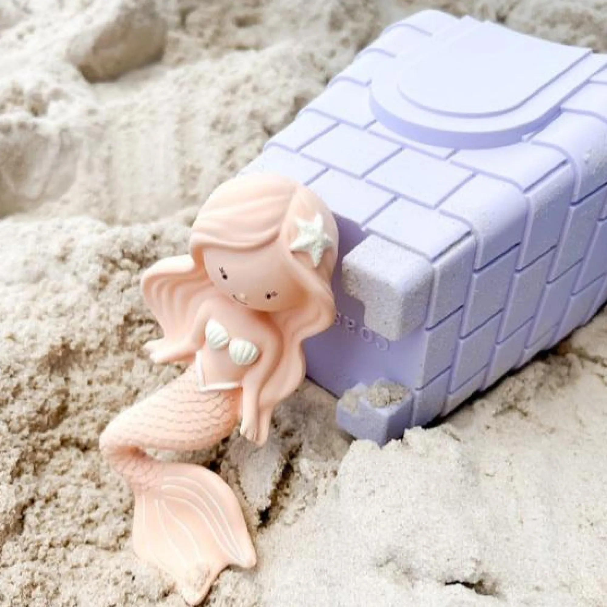 maeve_the_mermaid_teether_1.webp Winnie Parkes Teethers & Rattles | Eco>Maeve the Mermaid Teether Toy - 0+