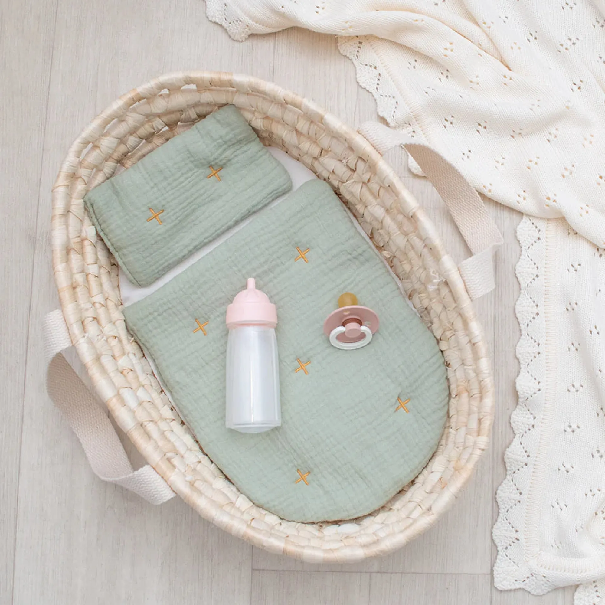 moses_basket_rattan_doll__1.webp Playground Dolls>Moses Basket Rattan Doll Set Sage