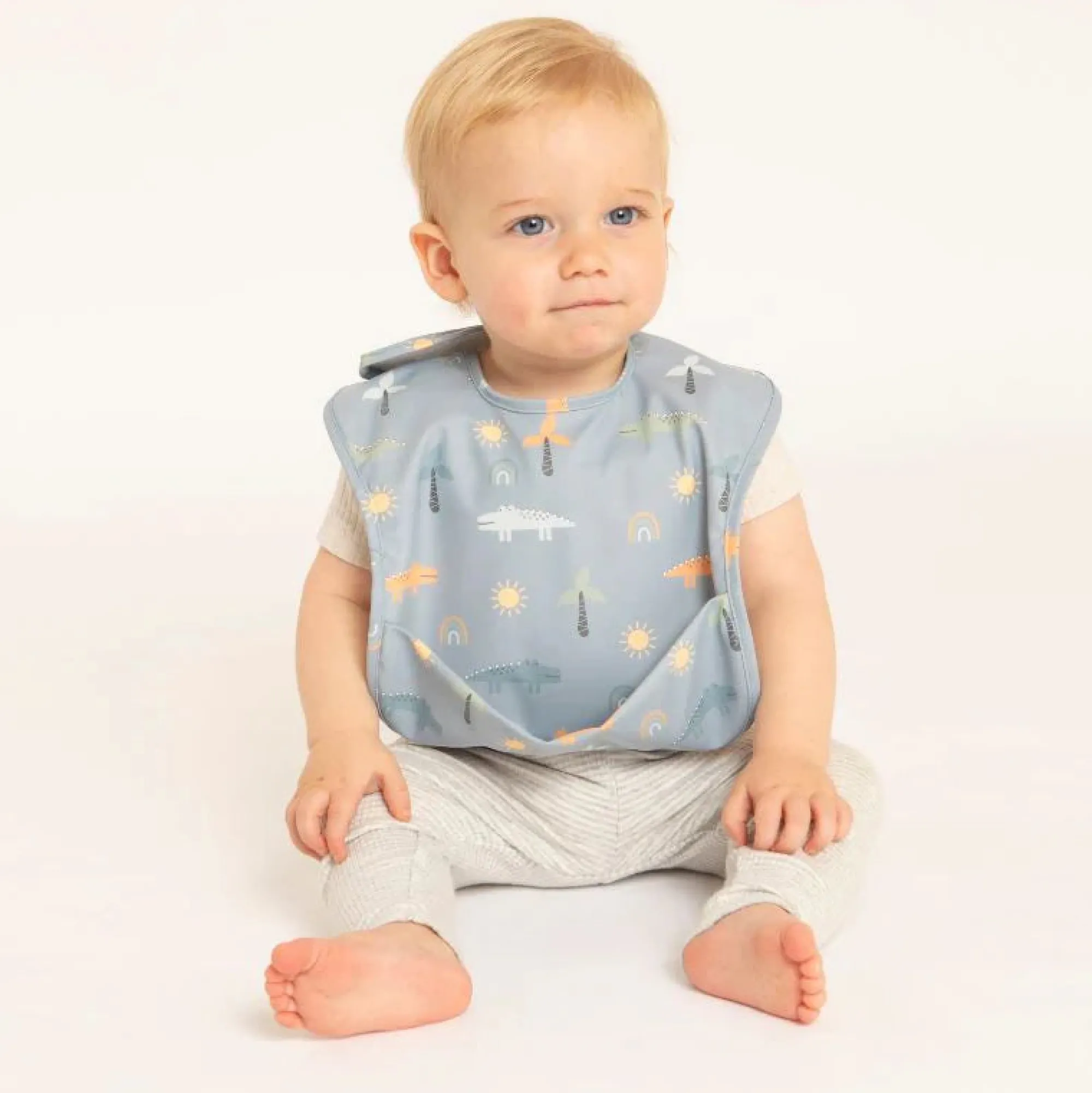 recycled_pouch_bib__croco_1.webp All4Ella Eco | Feeding & Hydration>Recycled Pouch Bib - Crocodiles - 6M+