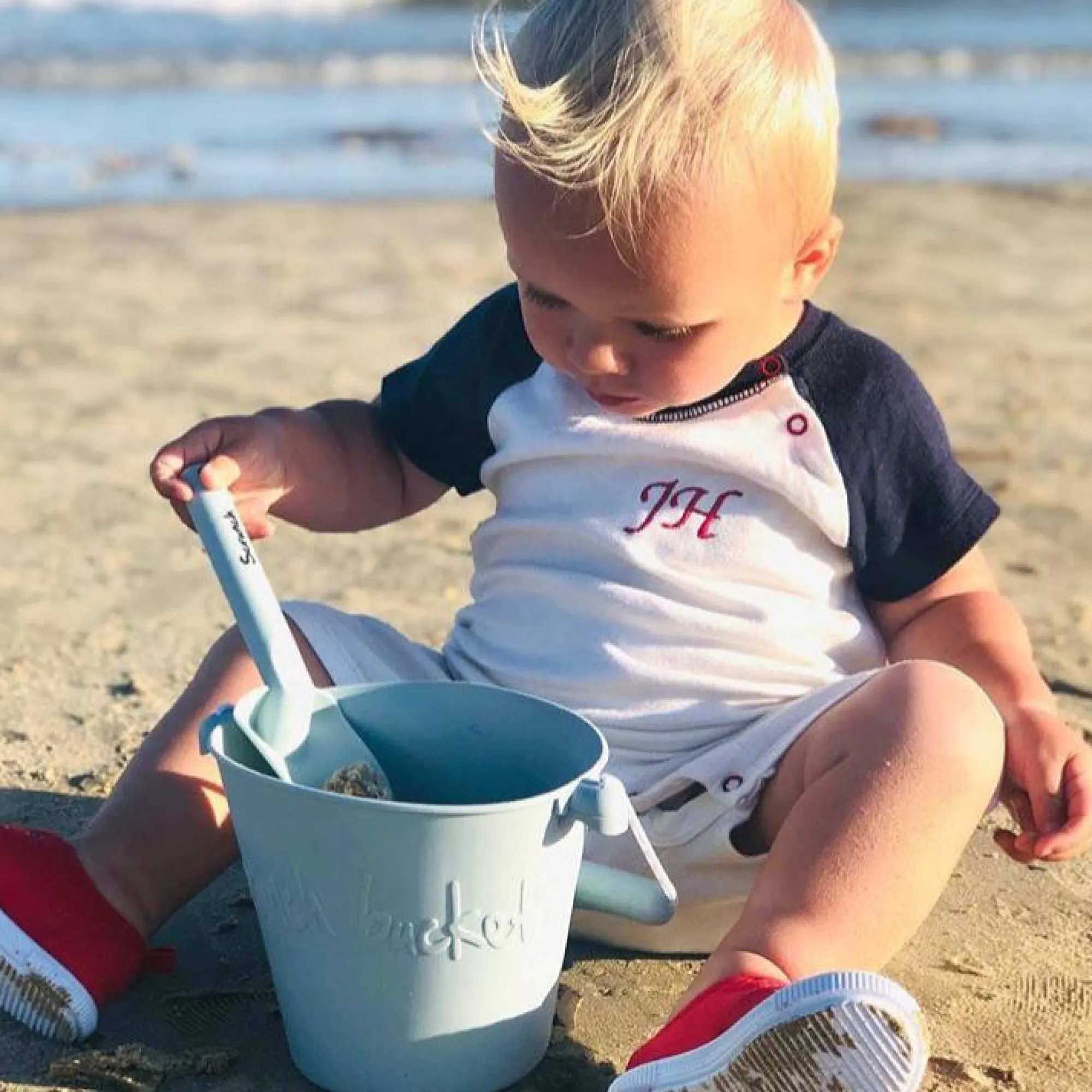 scrunch_buckets__colours__8.webp Scrunch Travel | Beach>Buckets (6 Colours) - 12M+