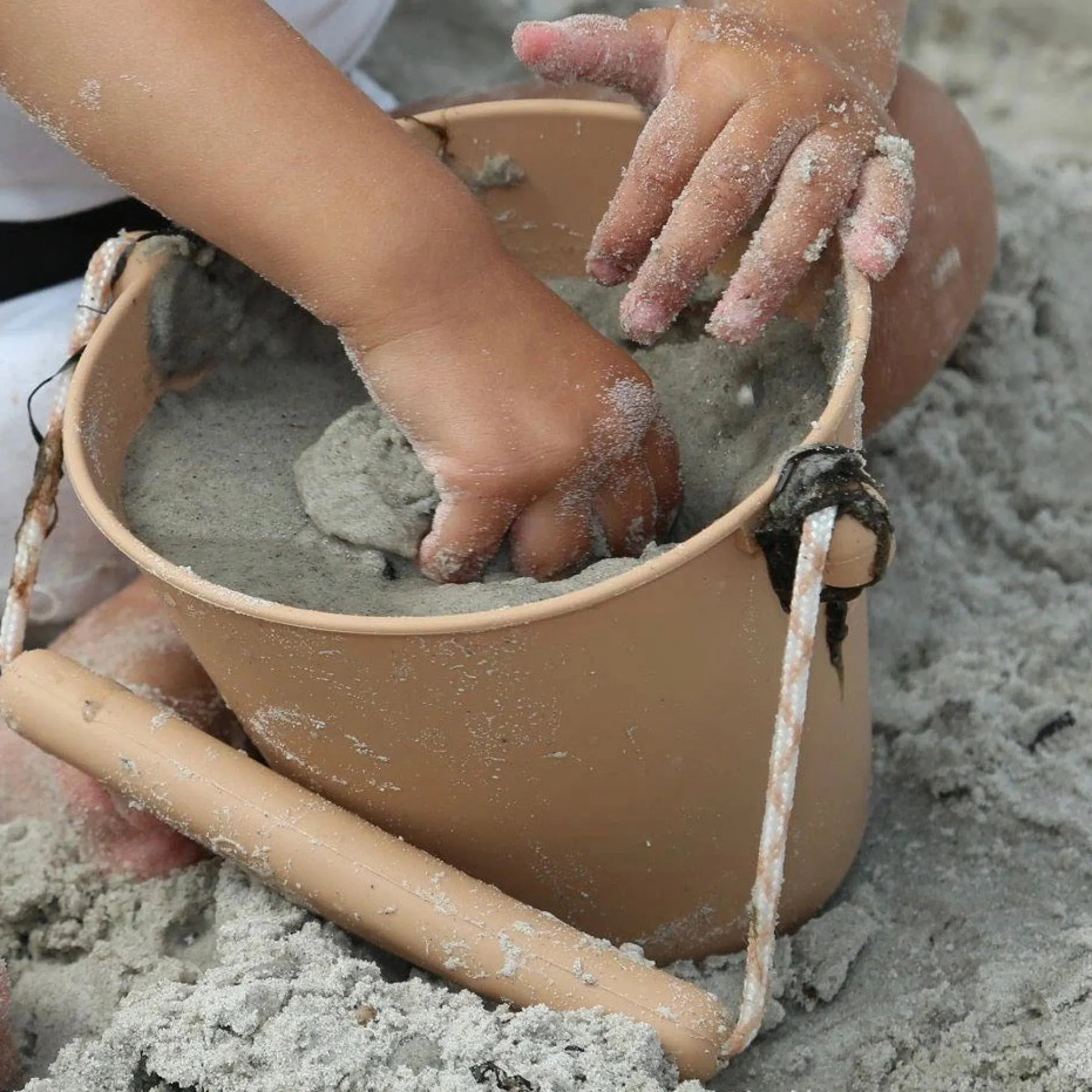 scrunch_buckets__colours__9.webp Scrunch Travel | Beach>Buckets (6 Colours) - 12M+