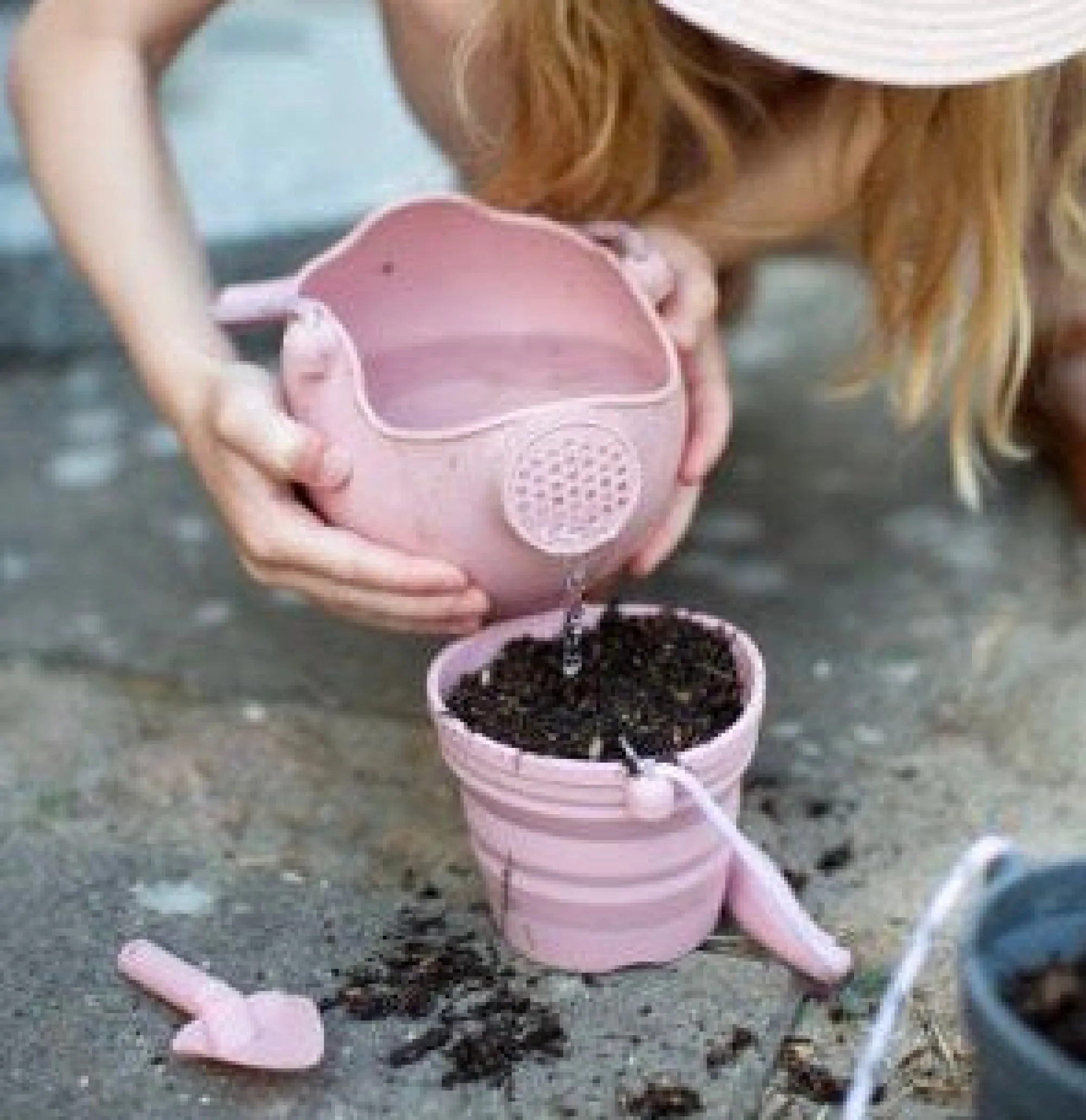 scrunch_garden_seedling_p_3.webp Scrunch Garden | Outlet>Garden Seedling Pots & Trowels (2 colours)