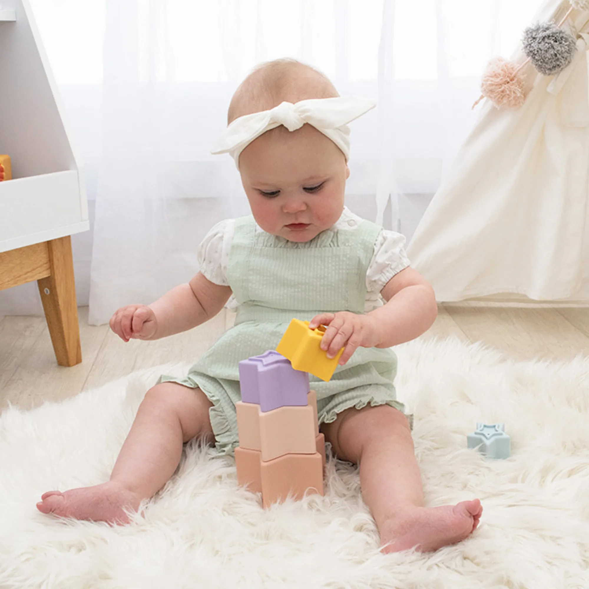 silicone_stars_nesting_bl_6.webp Playground Baby | Outlet>Silicone Stars Nesting Blocks - Pastel & Blue - 6M+