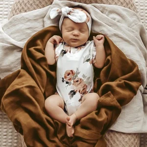 Snuggle Hunny Outlet>- Rosebud Short Sleeve Bodysuit - Newborn 0000