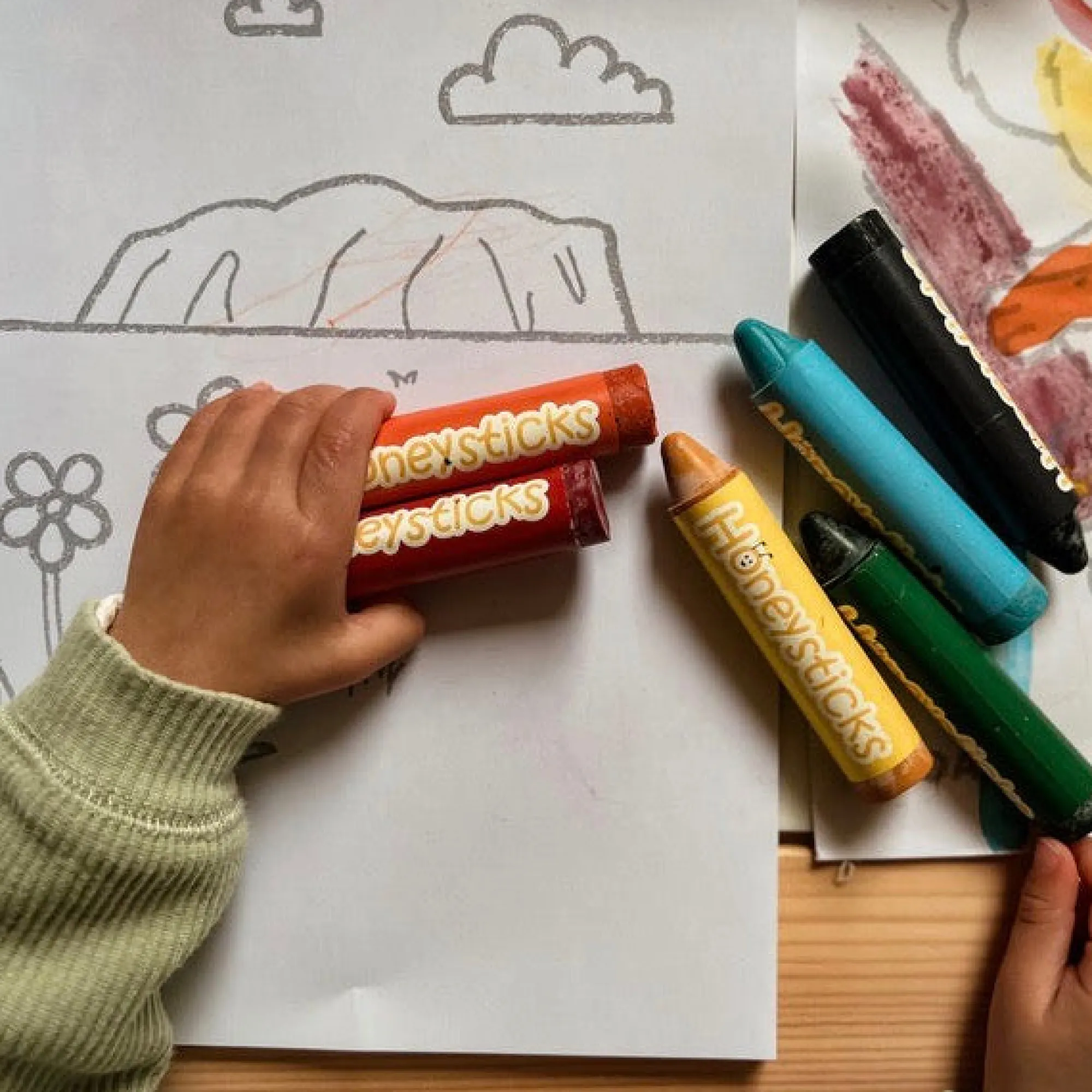 super_jumbo_long_crayons__1.webp Honeysticks Eco | Art & Craft>Super Jumbo Long Crayons - 12M+
