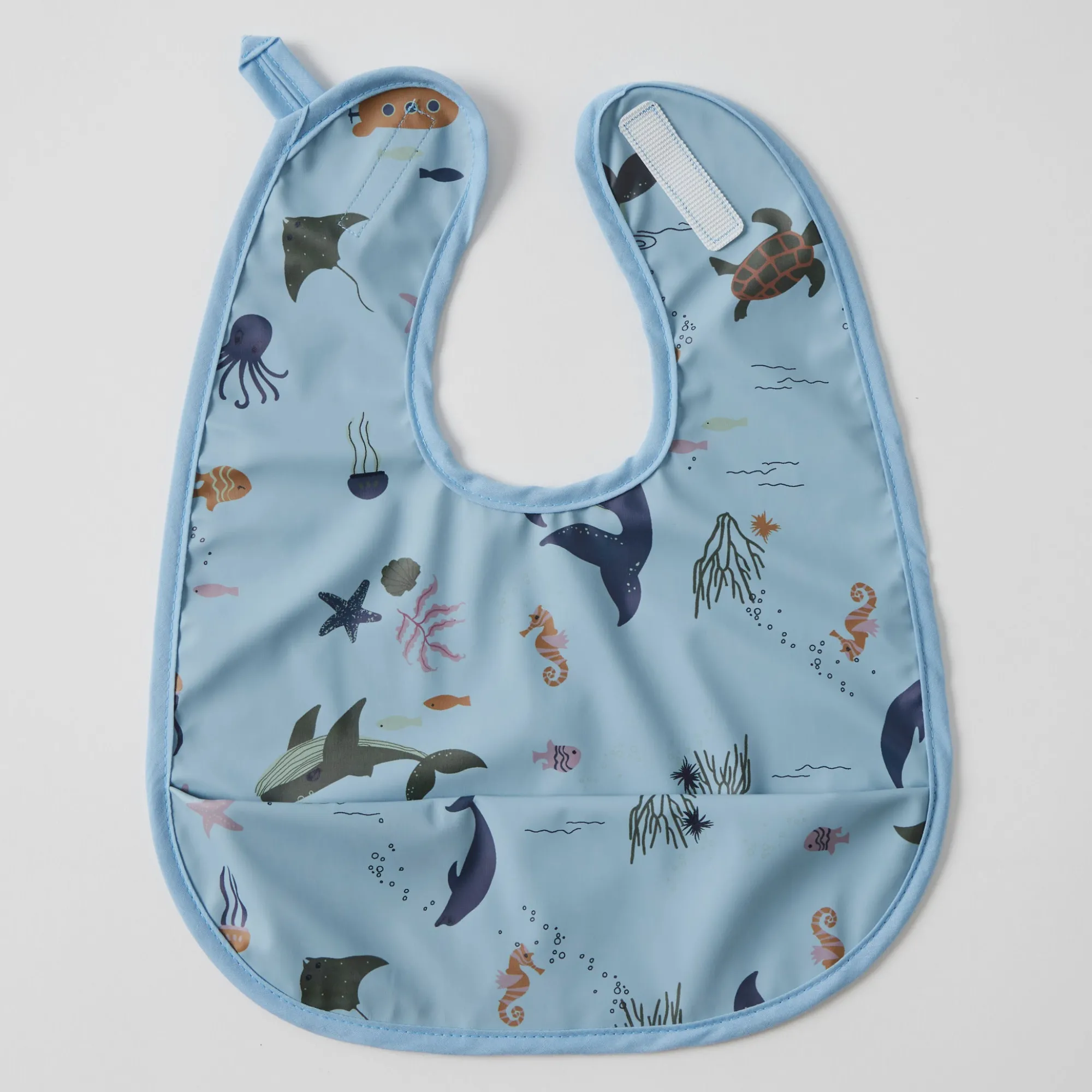 traditional_bib_m__design_3.webp Nordic Kids Travel | Feeding & Hydration>Traditional Bib -6M+ (4 designs)